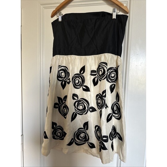 White House Black Market Blossom Floral 100% Silk Strapless Dress Sz 12 - Picture 4 of 9